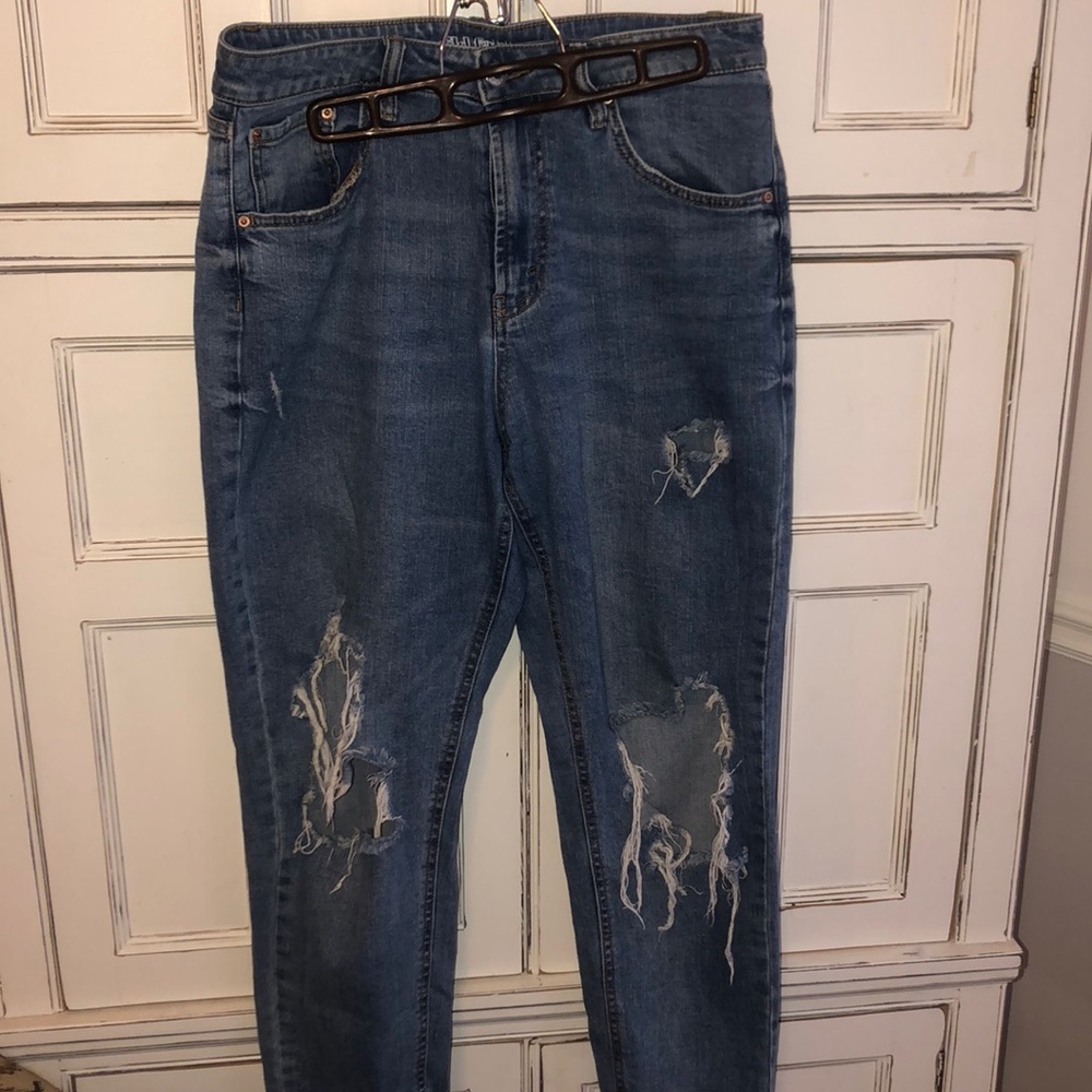 🌈Wild Fable Distressed high rise mom jeans🌈